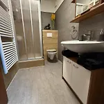 Gemuetliche Wohnung, Heimkino, Couch & Kueche * זיגן