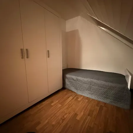 Gemuetliche Wohnung, Heimkino, Couch & Kueche דירה זיגן