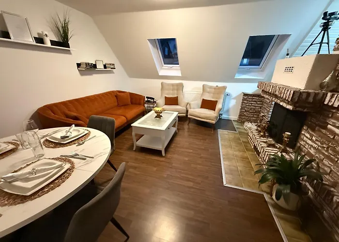 Gemuetliche Wohnung, Heimkino, Couch & Kueche